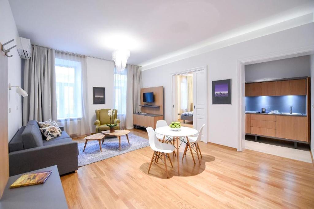 City Centre Chic Apartment Ljubljana 2/4 Luaran gambar